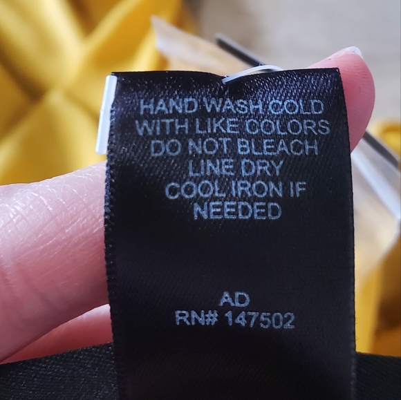 Plus Size Ashley Stewart 22/24 Yellow High Low blouse top - Picture 10 of 10